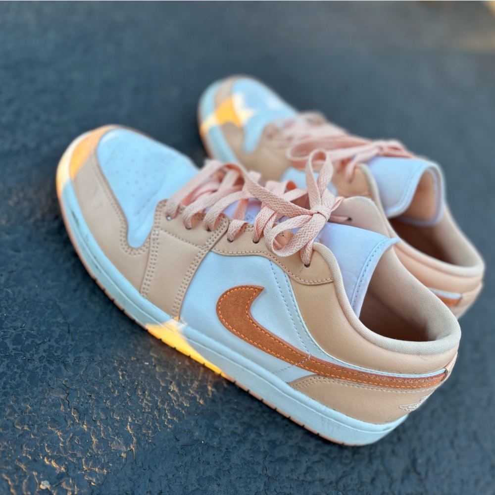 Nike Air Jordan 1 Low, Sunset Haze.